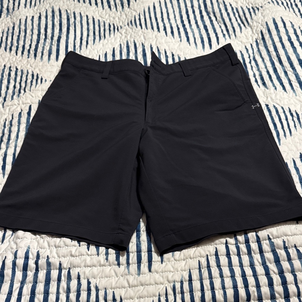 Under Armour Men's Black shorts